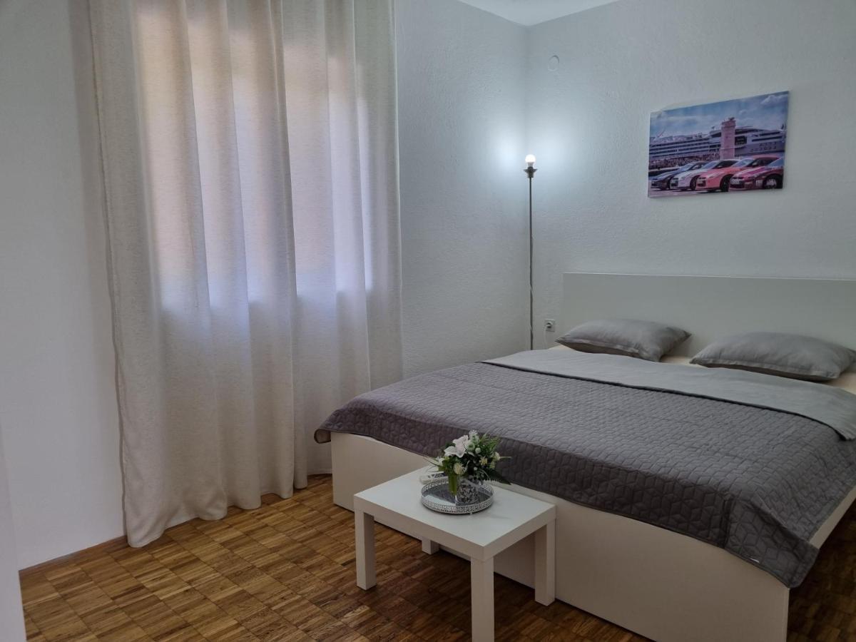 Tarac Appartement Senj  Buitenkant foto